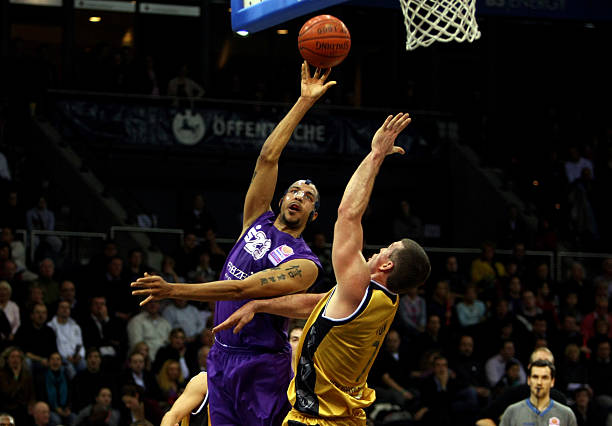 既在球场上 既在球场上