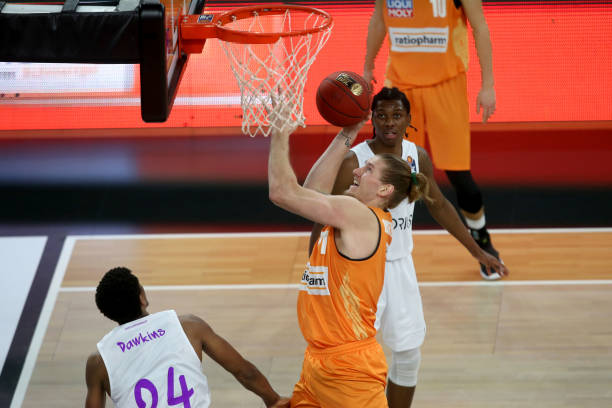 挥他的传射 挥他的传射